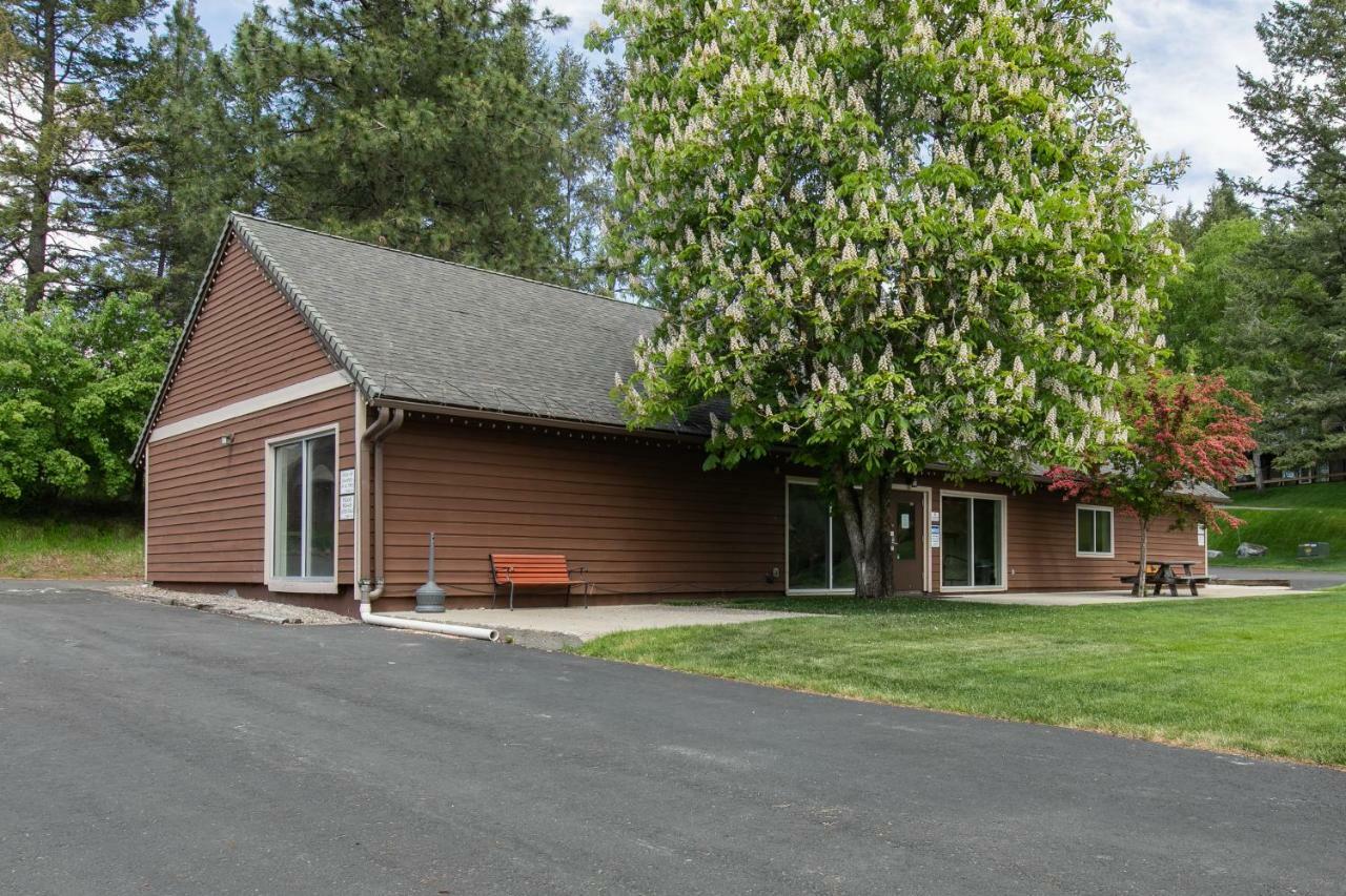 Bay Point Lakefront 1B Up Whitefish Exterior photo